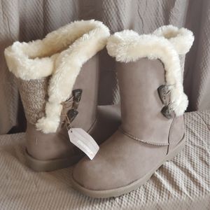 🤍 MAKALU BOOTS 🤍 SIZE 8 / 9